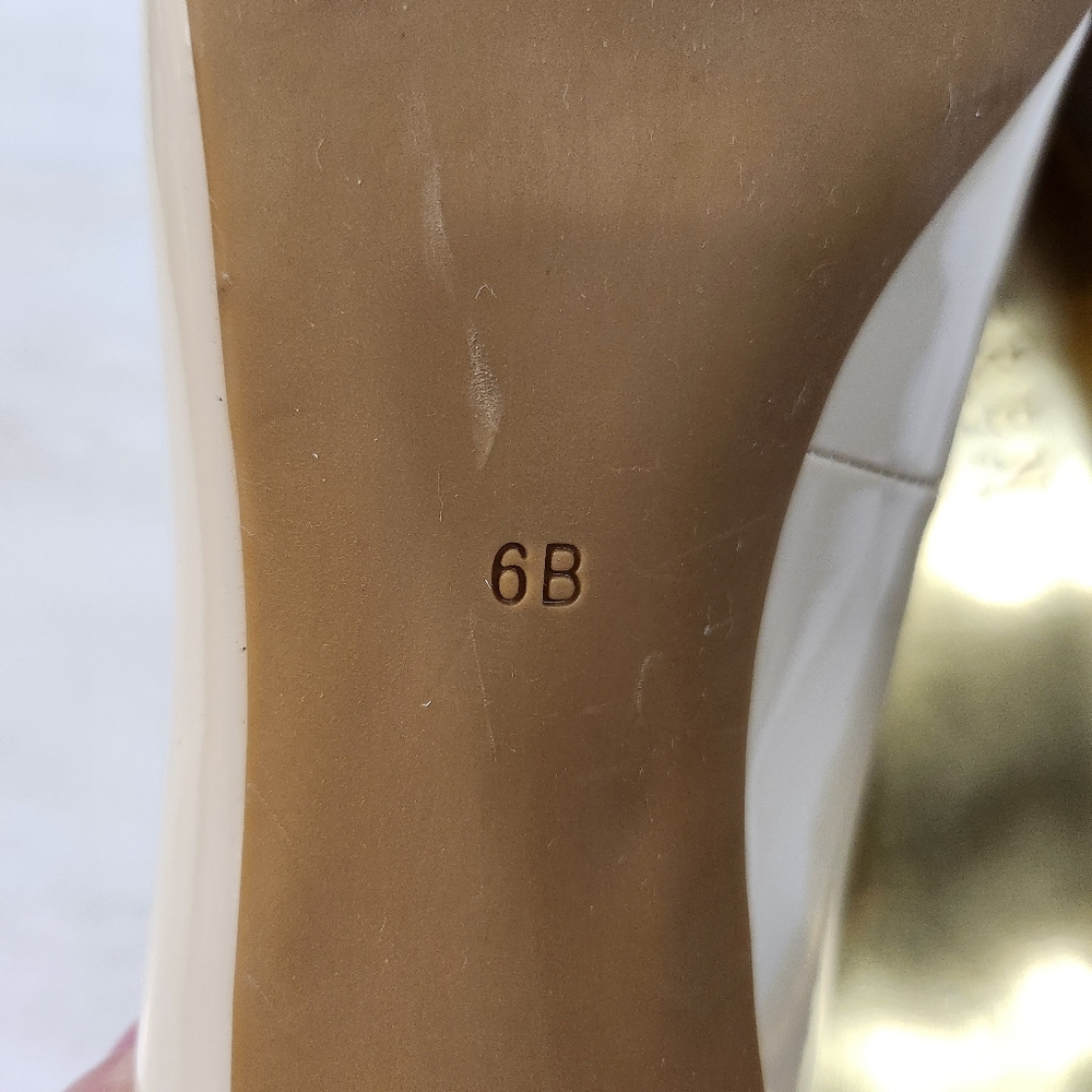 Ralph Lauren  Cream Patent Leather Shoes - Picture 5 of 10